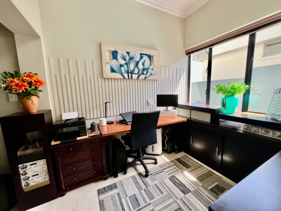5 Bedroom Property for Sale in Oubaai Western Cape